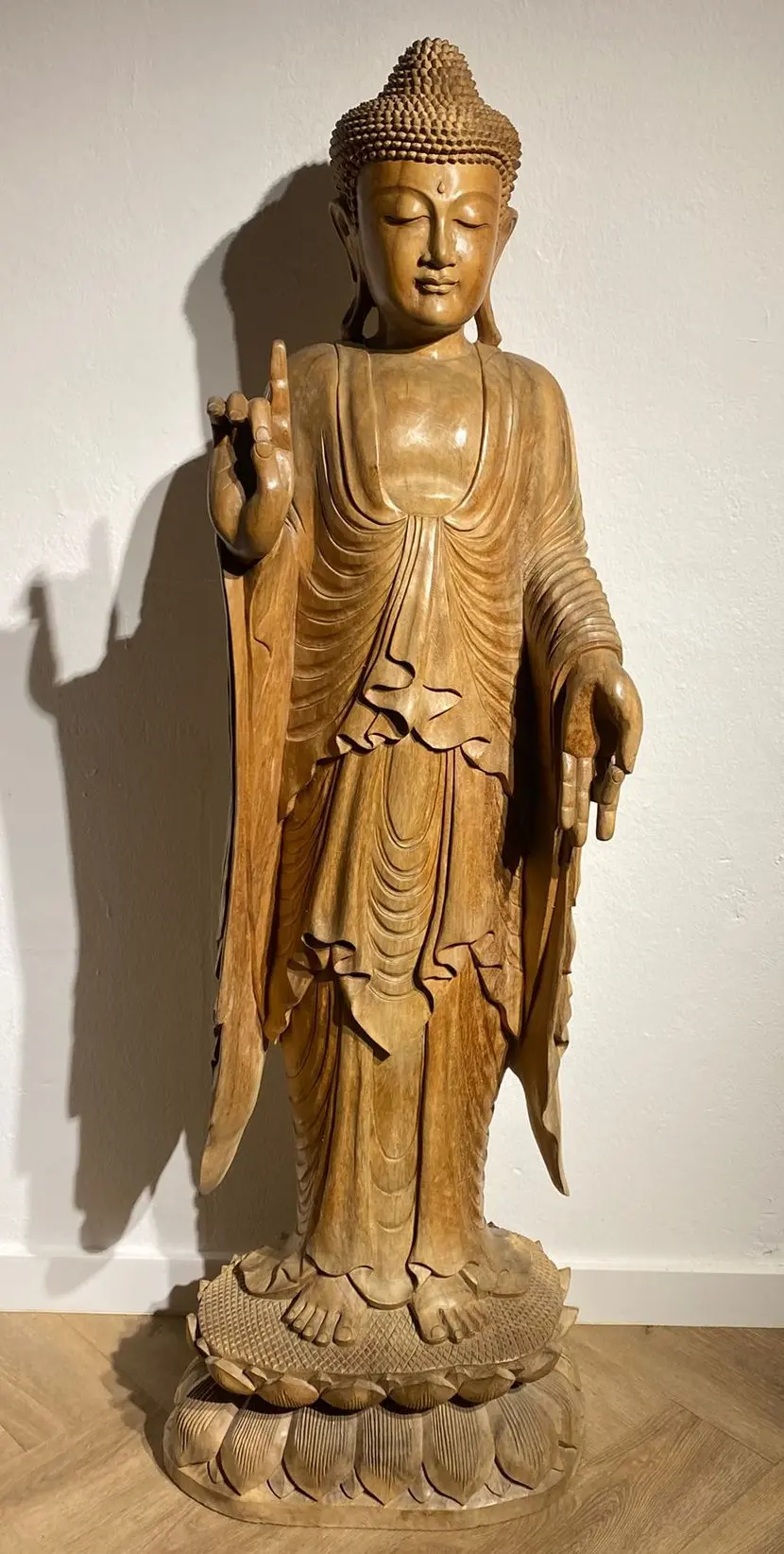 Artikelbild 1 des Artikels “Stehender Buddha aus Suarholz, 150 cm hoch “